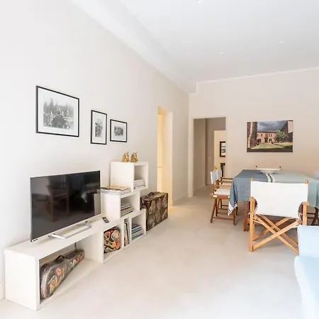 Palazzo Sabbioni Lusso Due Cucina Apartment